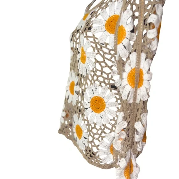 a Rebellion Jr Long Sleeve Daisy Crochet Top intricate floral pattern small - Picture 2 of 12